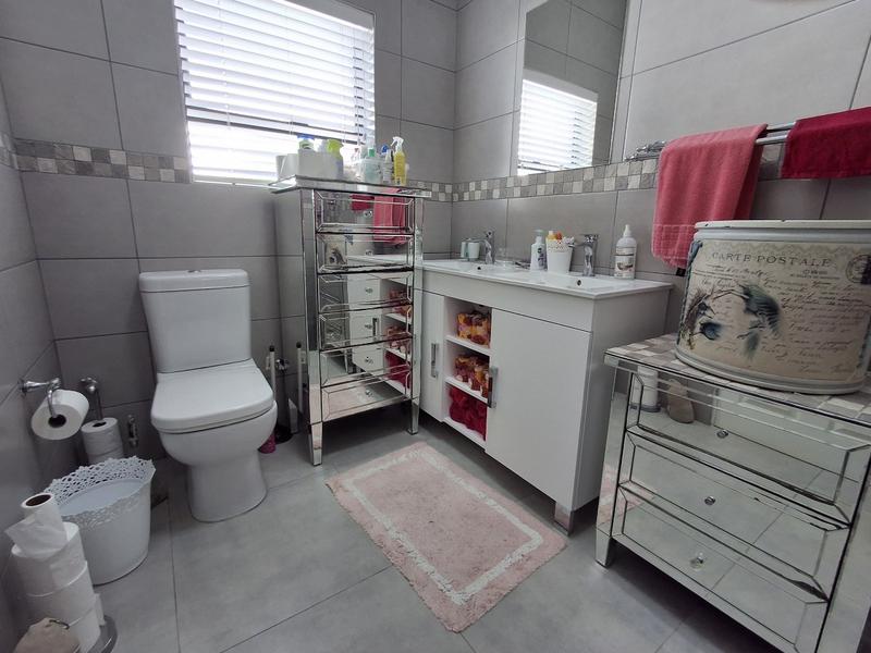 3 Bedroom Property for Sale in Da Gama Bay Western Cape